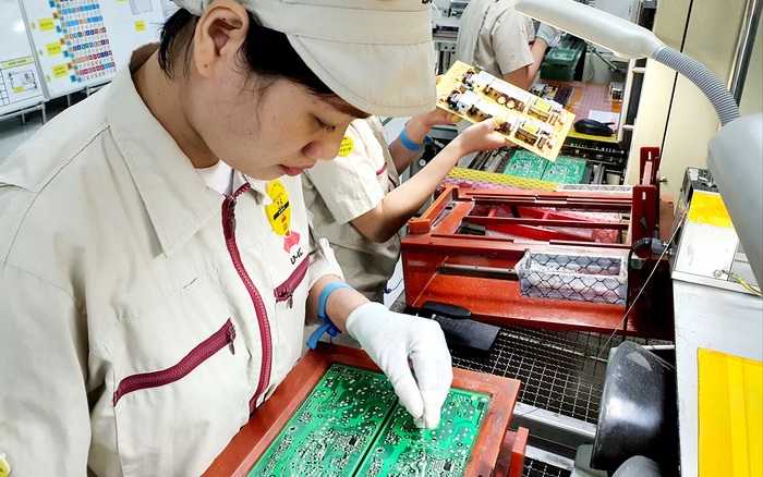 Hình ảnh tin tức Tìm hiểu mô tả công việc công nhân lắp ráp linh kiện điện tử và mức lương hiện nay